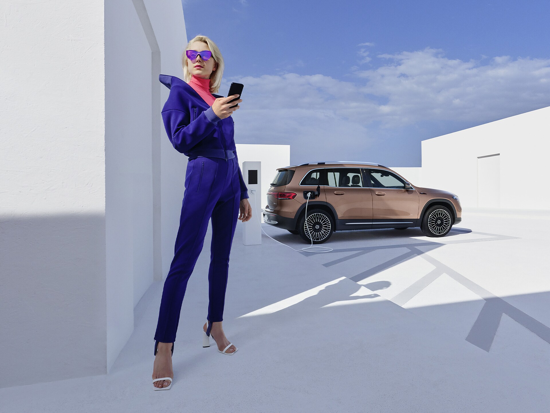 Mercedes-Benz 愛車的最佳連接夥伴：Mercedes-Benz App。