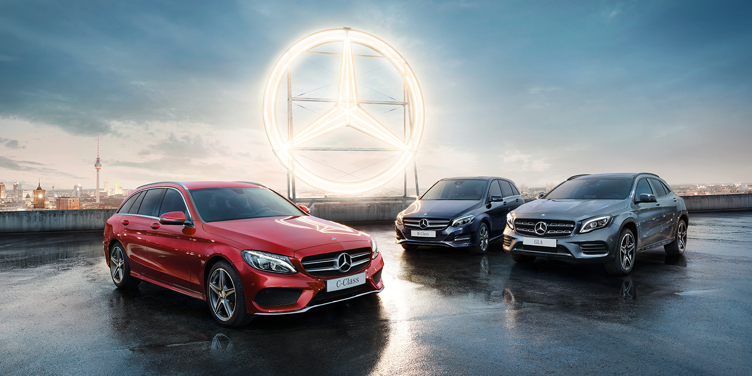 Mercedes-Benz 保固讓您從容登車 | Mercedes-Benz 一位女士正在從容駕駛她的 Mercedes。