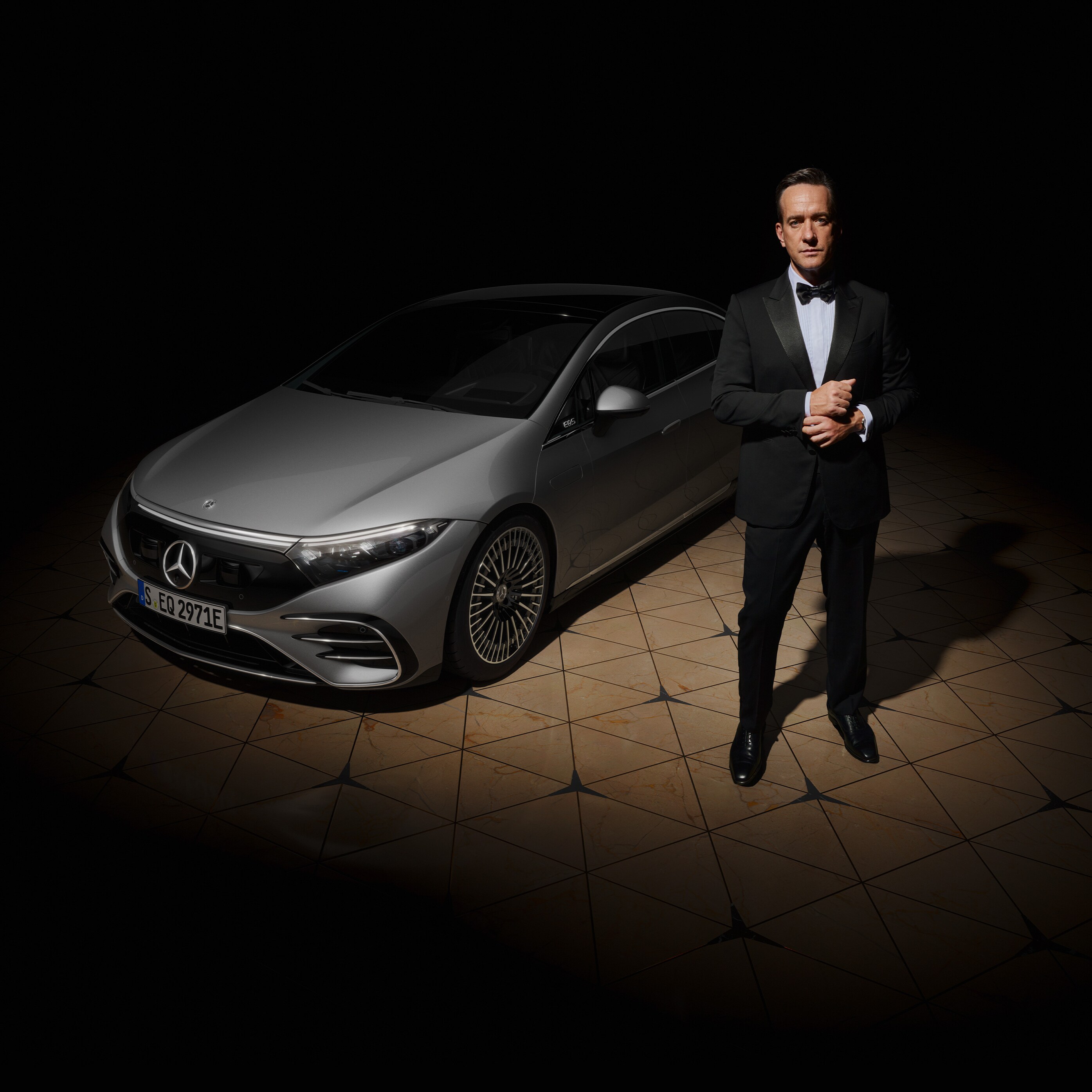 Mercedes-Benz 的 Lead in Intelligence。