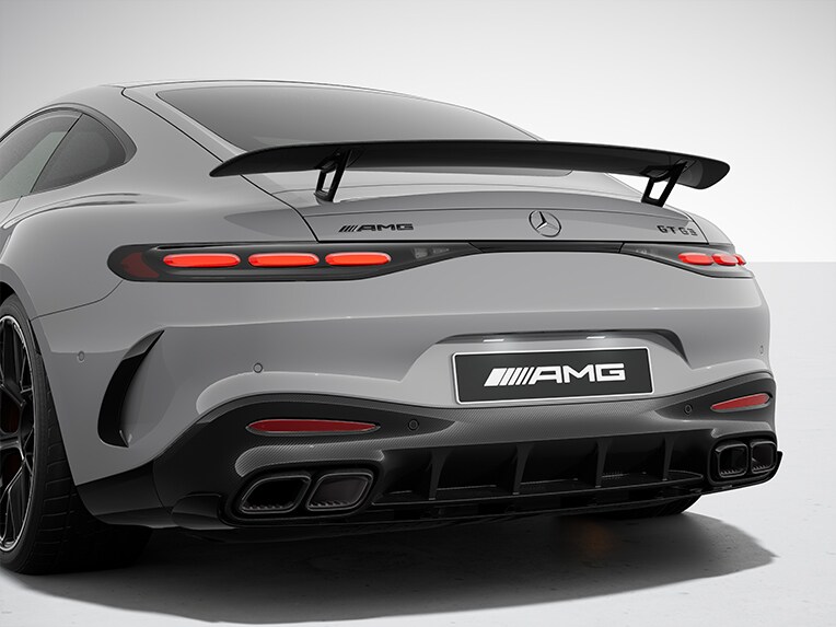 全新 Mercedes-AMG GT 轎跑車的 AMG 空氣動力套件。