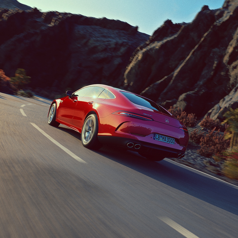 Mercedes-AMG GT 43 4MATIC+ / GT 43 傳動系統或引擎蓋下的情況。