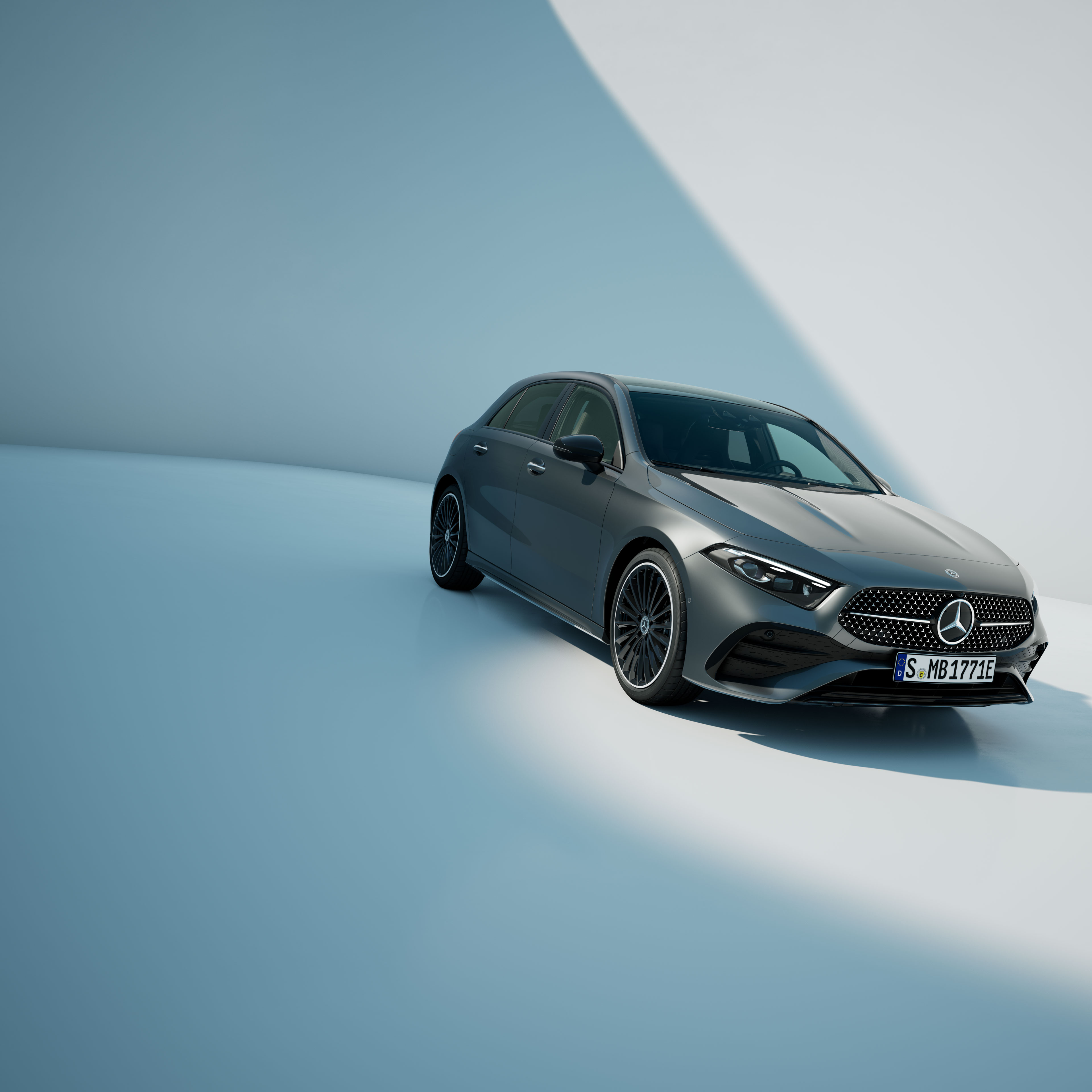 A-Class 小型轎車 | 緊湊型車輛 | Mercedes-Benz 全新 Mercedes-Benz A-Class 小型轎車的車頭側視圖。