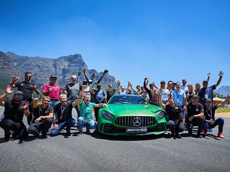Mercedes-AMG GT R 的車頭視圖。