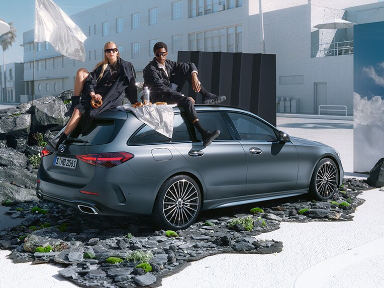 Mercedes-Benz C-Class 旅行車。