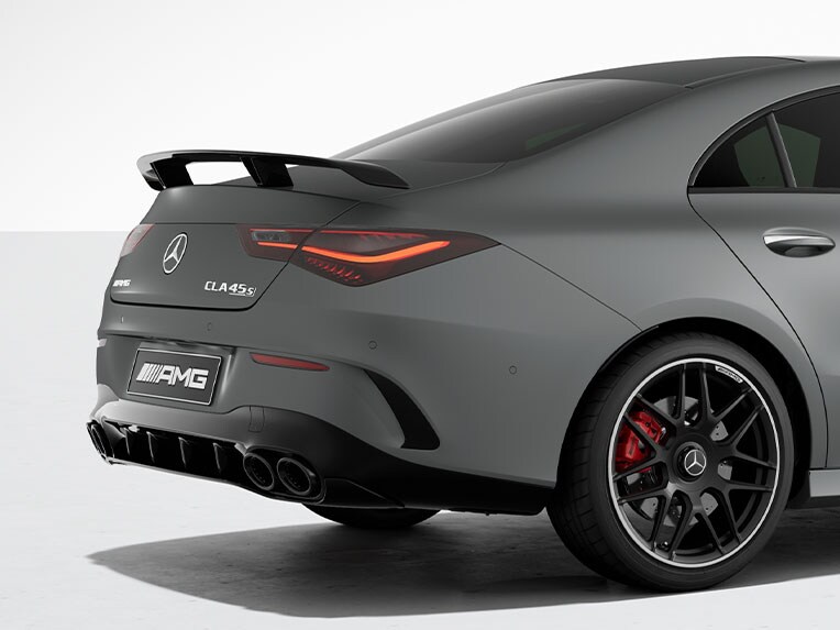 Mercedes-AMG CLA 35 4MATIC 附 AMG 空氣動力套件加强版。
