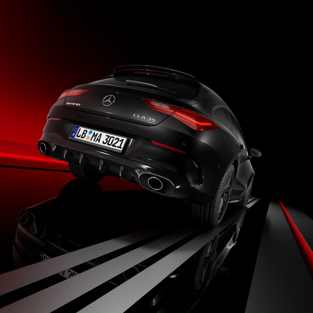 Mercedes-AMG CLA 35 4MATIC Shooting Brake 車頭/車尾偏側視圖。