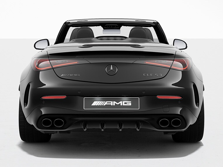 配備 AMG 夜色套件 II 的 Mercedes-AMG CLE 敞篷車。