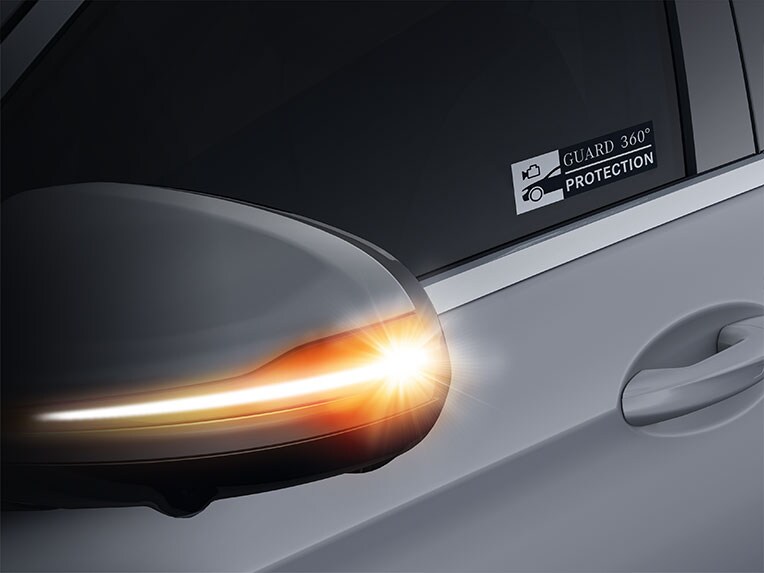 Mercedes-Benz CLE 轎跑車的 GUARD 360° 汽車保護套件功能原理示意圖。