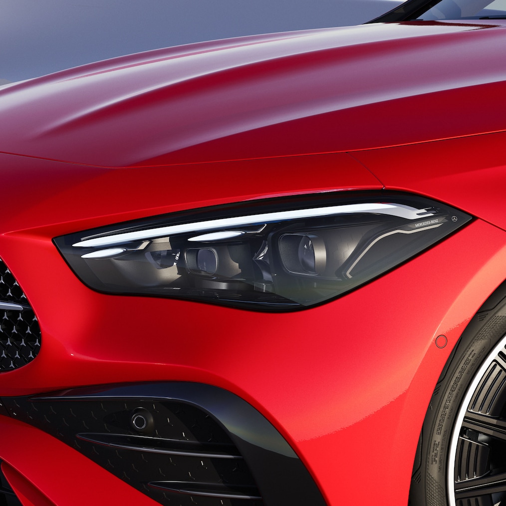 Mercedes-Benz CLE 轎跑車頭燈配備 DIGITAL LIGHT 數位頭燈。