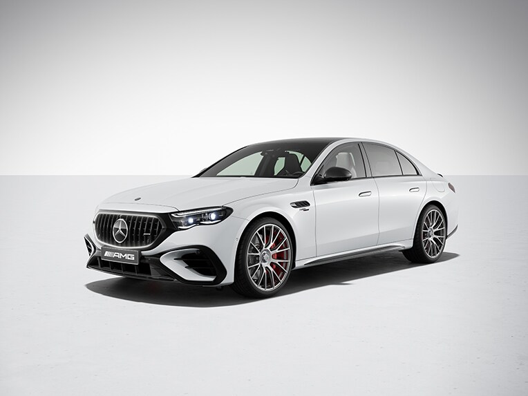 Mercedes-AMG E-Class 轎車的 AMG 夜色套件 II。