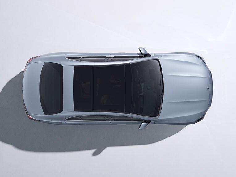 全新 Mercedes-Benz E-Class 轎車的閃避轉向輔助。