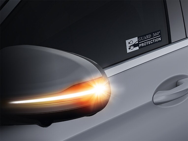 全新 Mercedes-Benz E-Class 轎車中的 GUARD 360° 汽車保護套件。