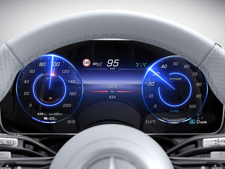 全新 Mercedes-EQ EQE 運動休旅車內的 ECO 輔助系統顯示器視圖螢幕擷取畫面。
