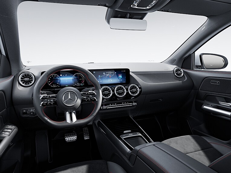 Mercedes-Benz GLA 配備 AMG Line 的內裝。