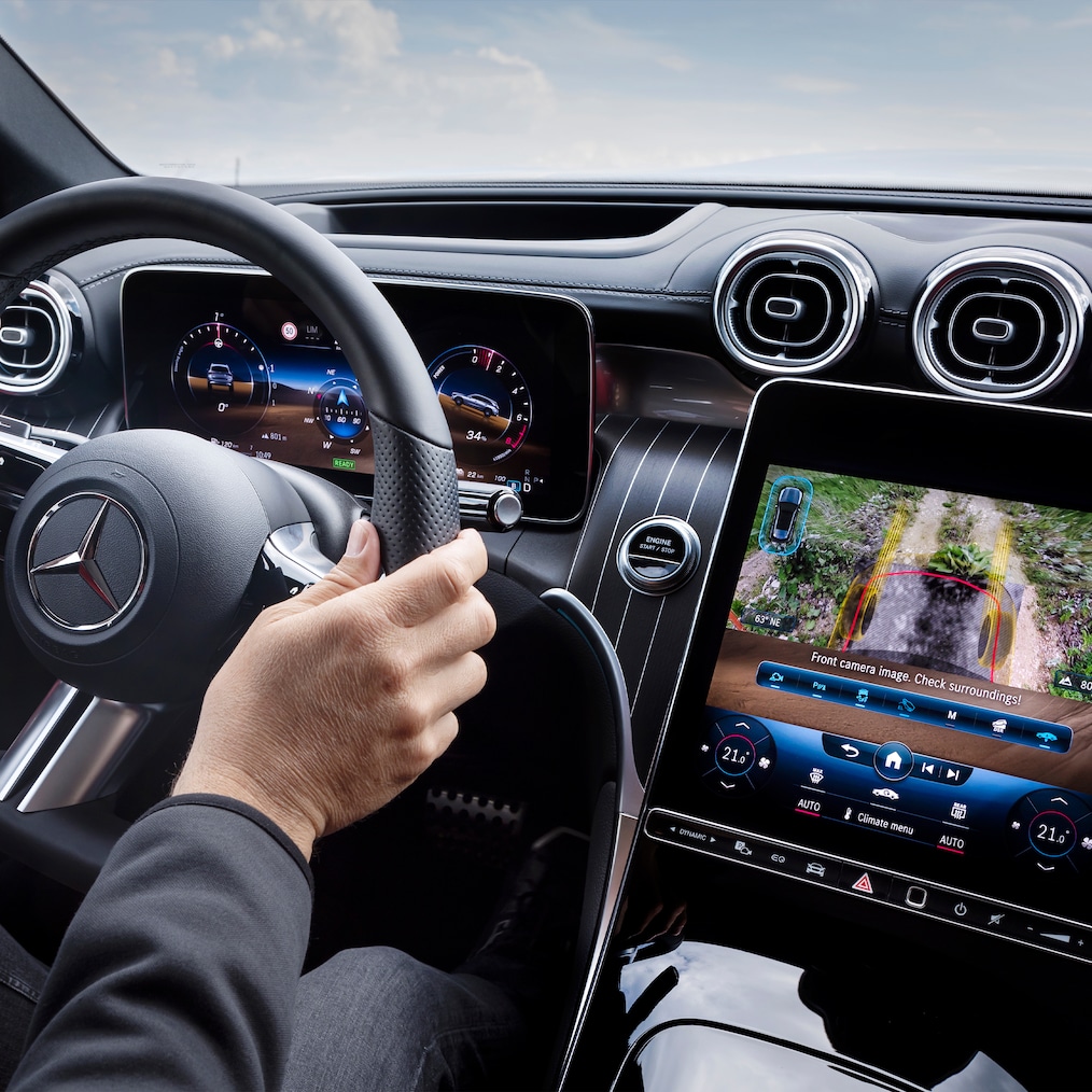 MBUX 越野螢幕特寫。