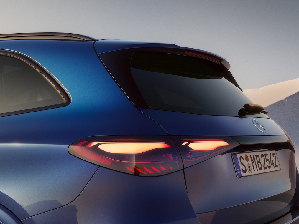 GLC 雙片式分離尾燈設計