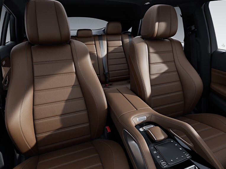 全新 Mercedes-Benz GLE Coupé 的多重支撐充氣調整座椅。