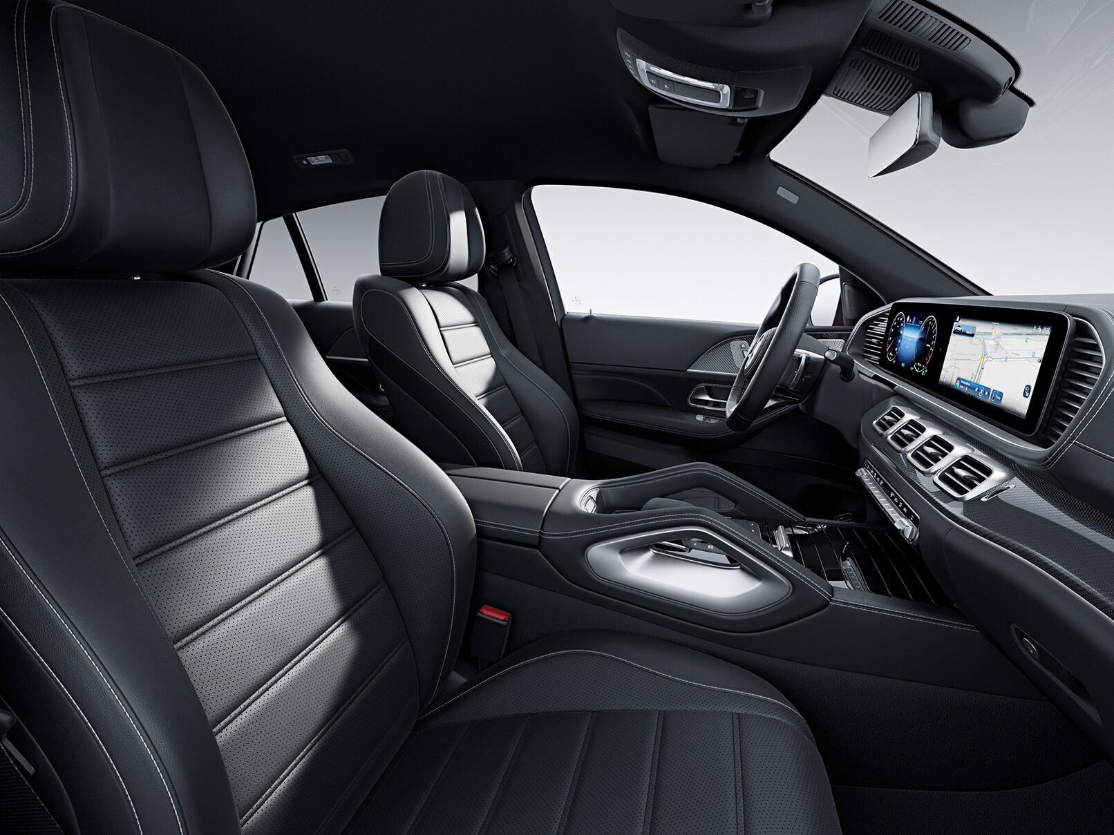 配備 AMG Line 套件的全新 Mercedes-Benz GLE Coupé 內裝。