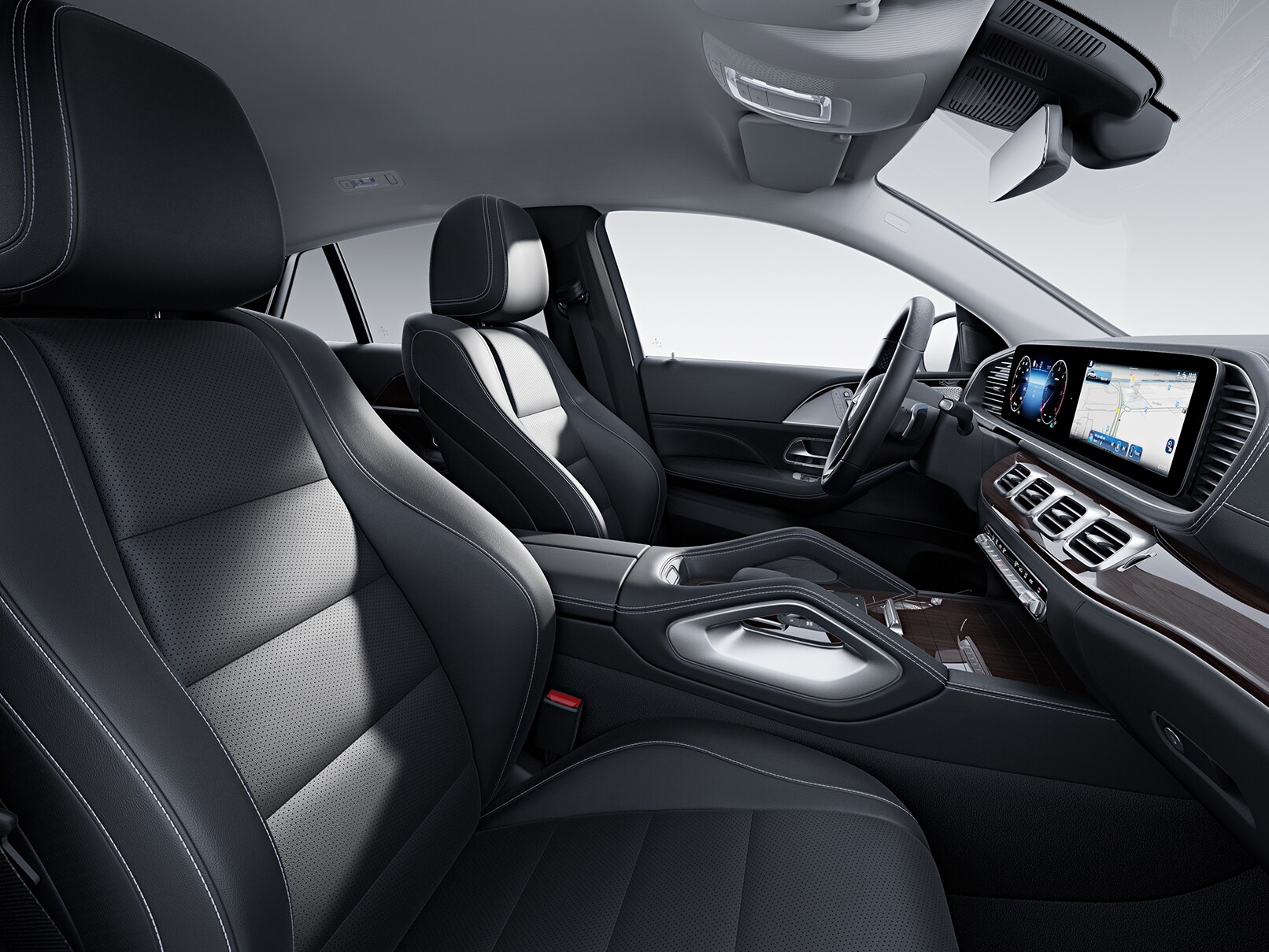 配備標準配備的全新 Mercedes-Benz GLE Coupé 內裝。
