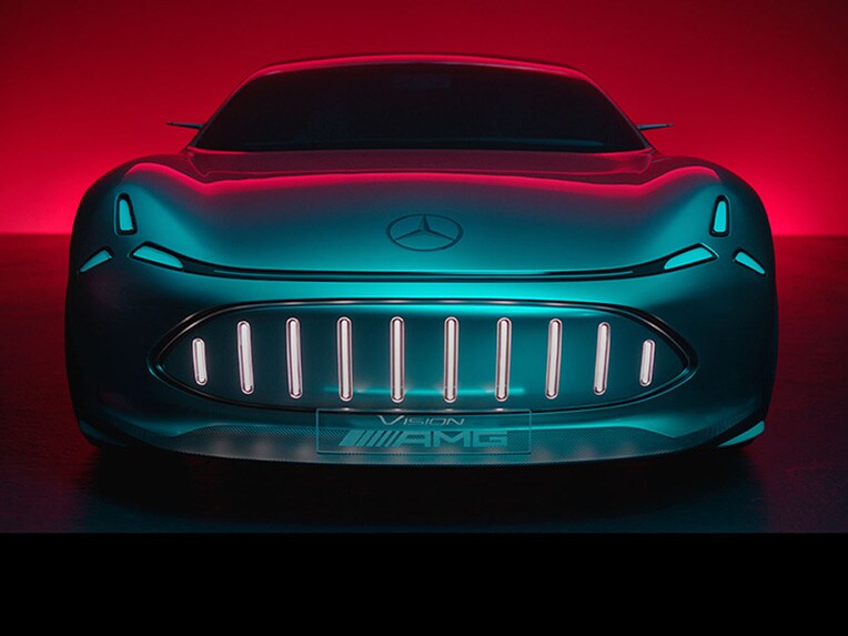 Mercedes-AMG 標誌的細節圖。
