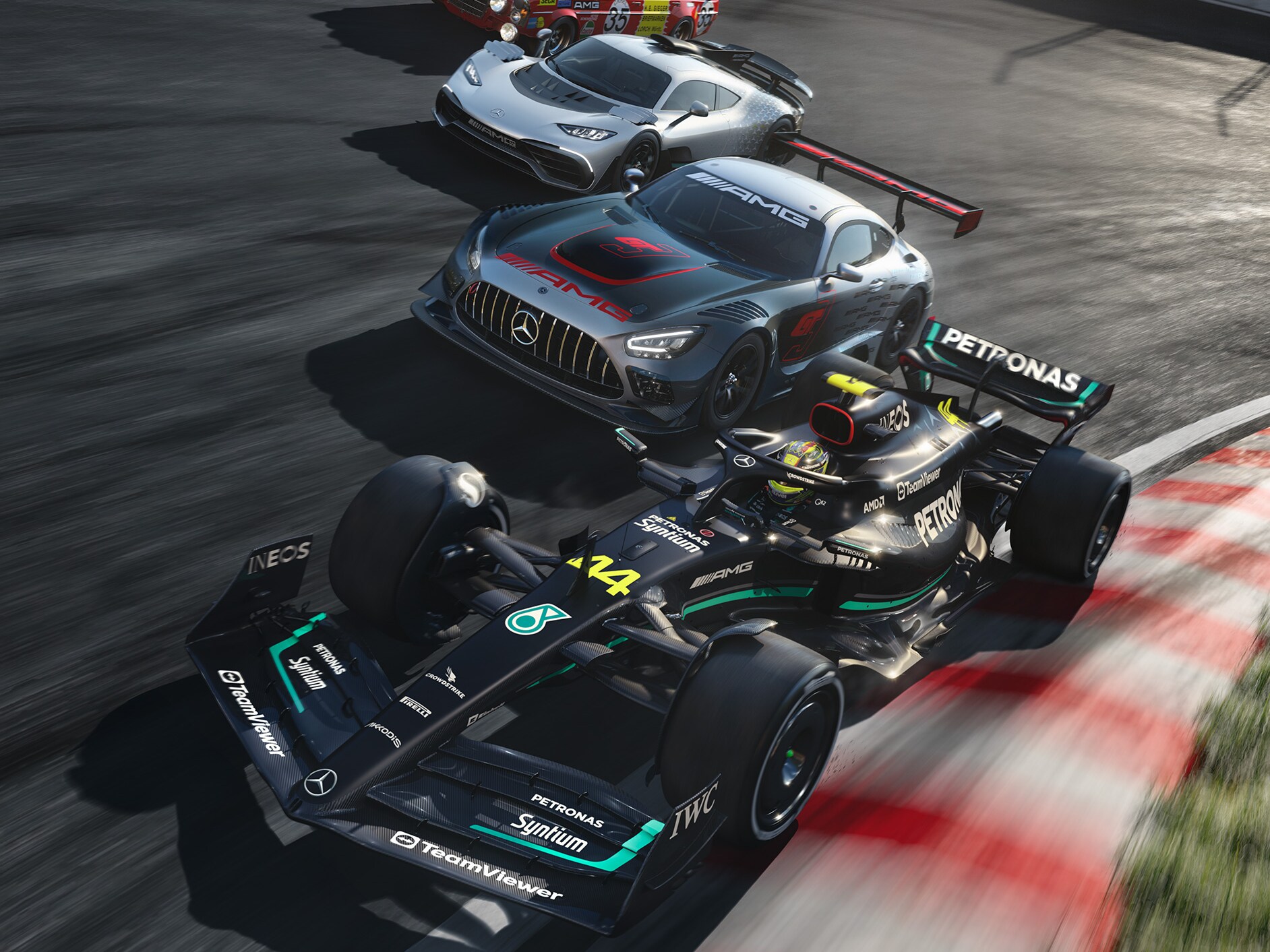 多輛 Mercedes-AMG 跑車在賽道上。