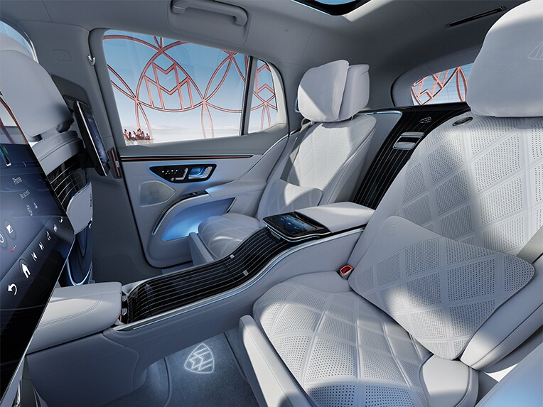 豪華車輛 Mercedes-Maybach EQS 運動休旅車的內裝採用可持續加工的真皮。