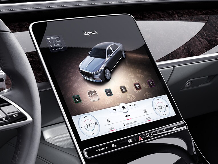 Mercedes-Maybach S-Class 車內中央顯示器。