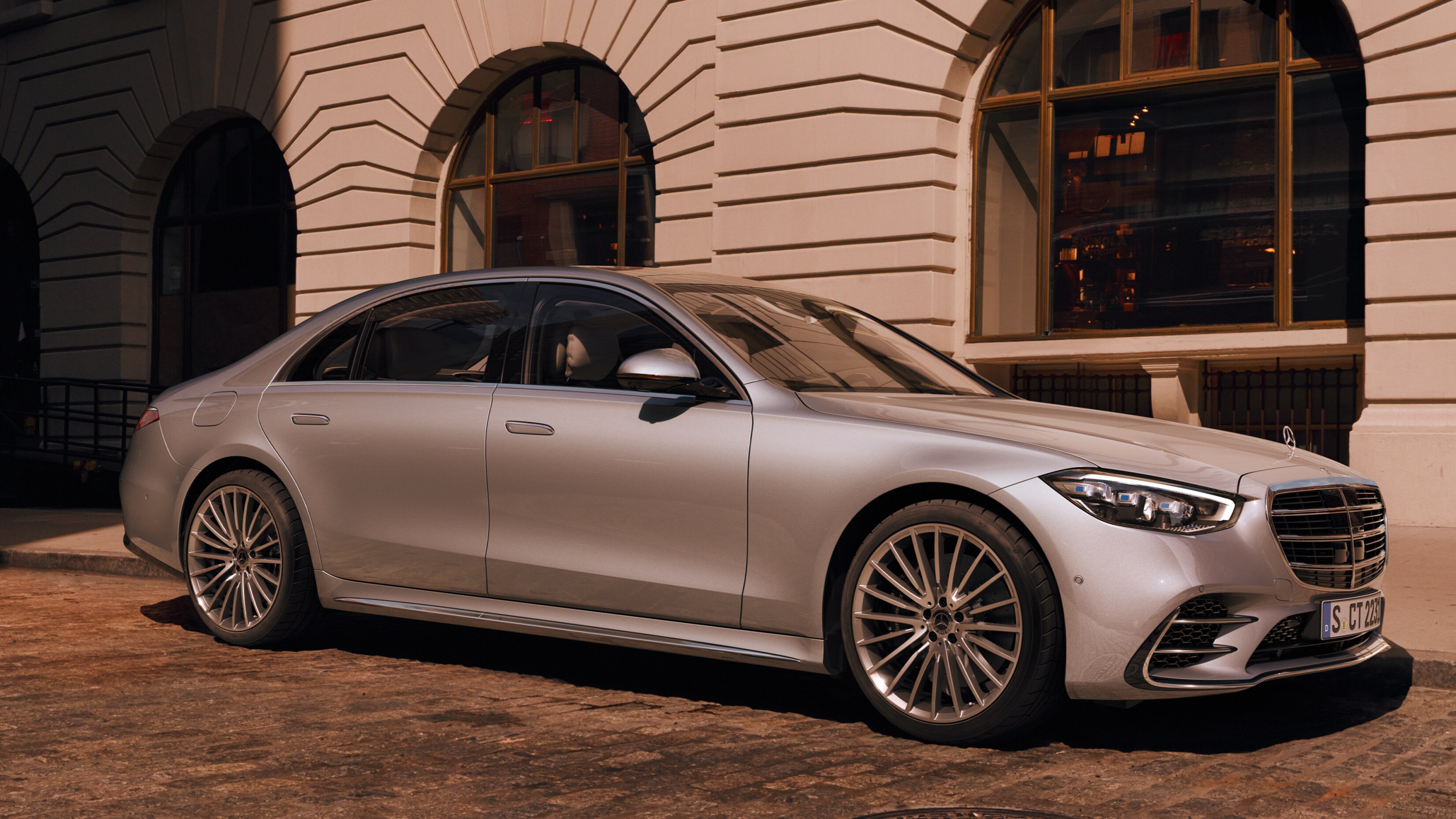 Mercedes-Benz EQS 造型太超前，銷量慘淡比想像早來十年