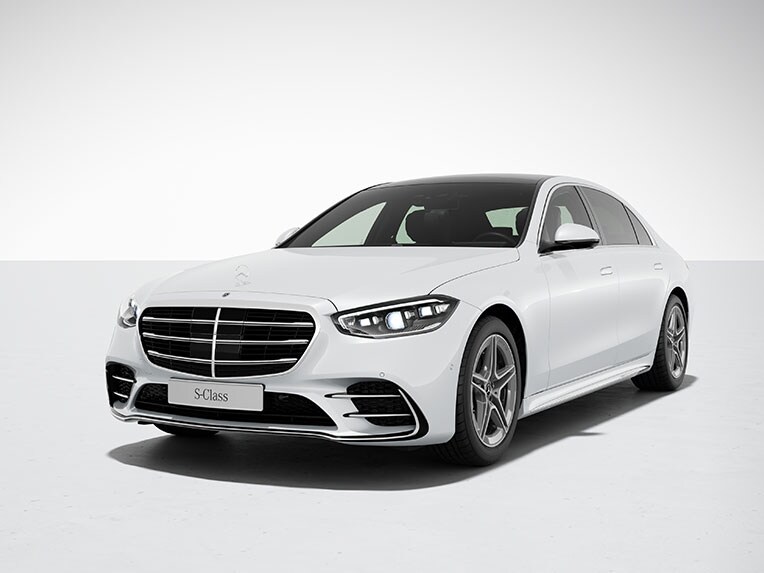 配備 AMG Line 套件的 Mercedes-Benz S-Class 轎車長軸版。
