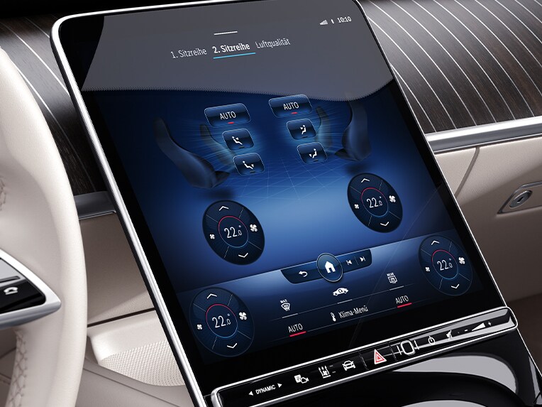 Mercedes-Benz S-Class 轎車配備後座區 THERMOTRONIC 自動恆溫空調。
