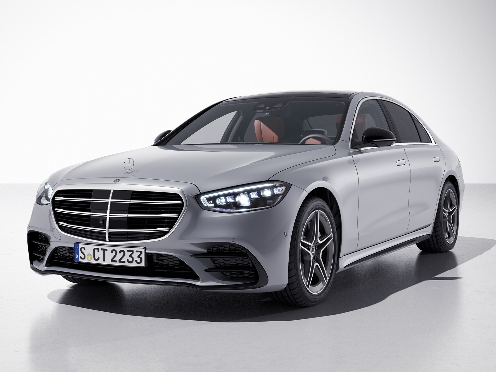 配備 AMG Line 套件的 Mercedes-Benz S-Class 轎車的外觀。