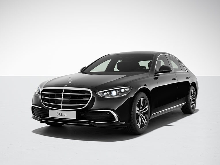 配備標準配備的 Mercedes-Benz S-Class 轎車外觀。