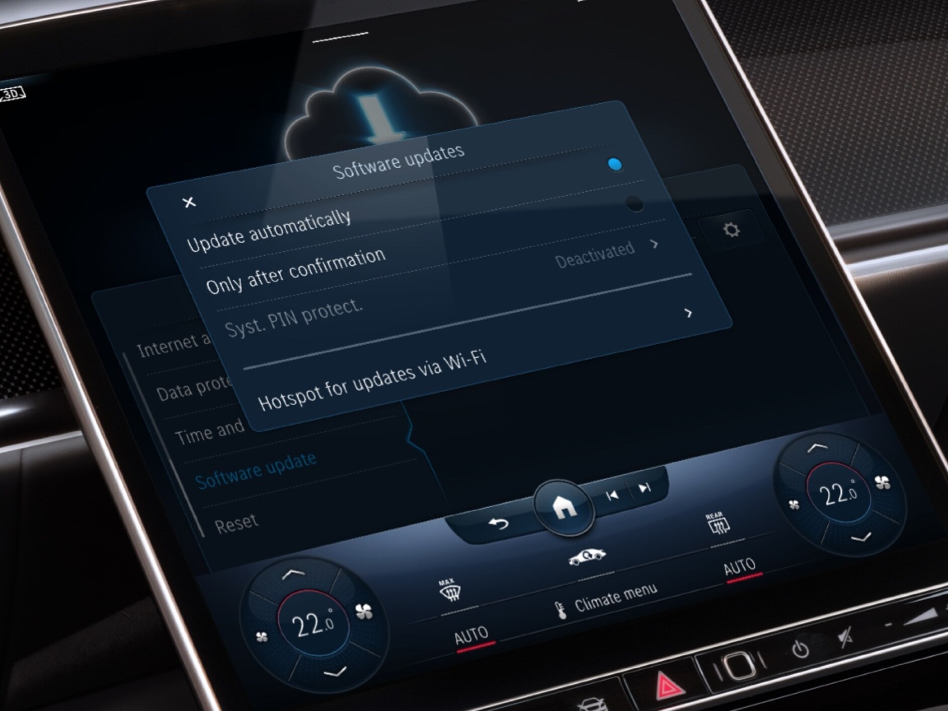 在 MBUX 多媒體系統上透過線上圖資更新數位增訂更新導航地圖。