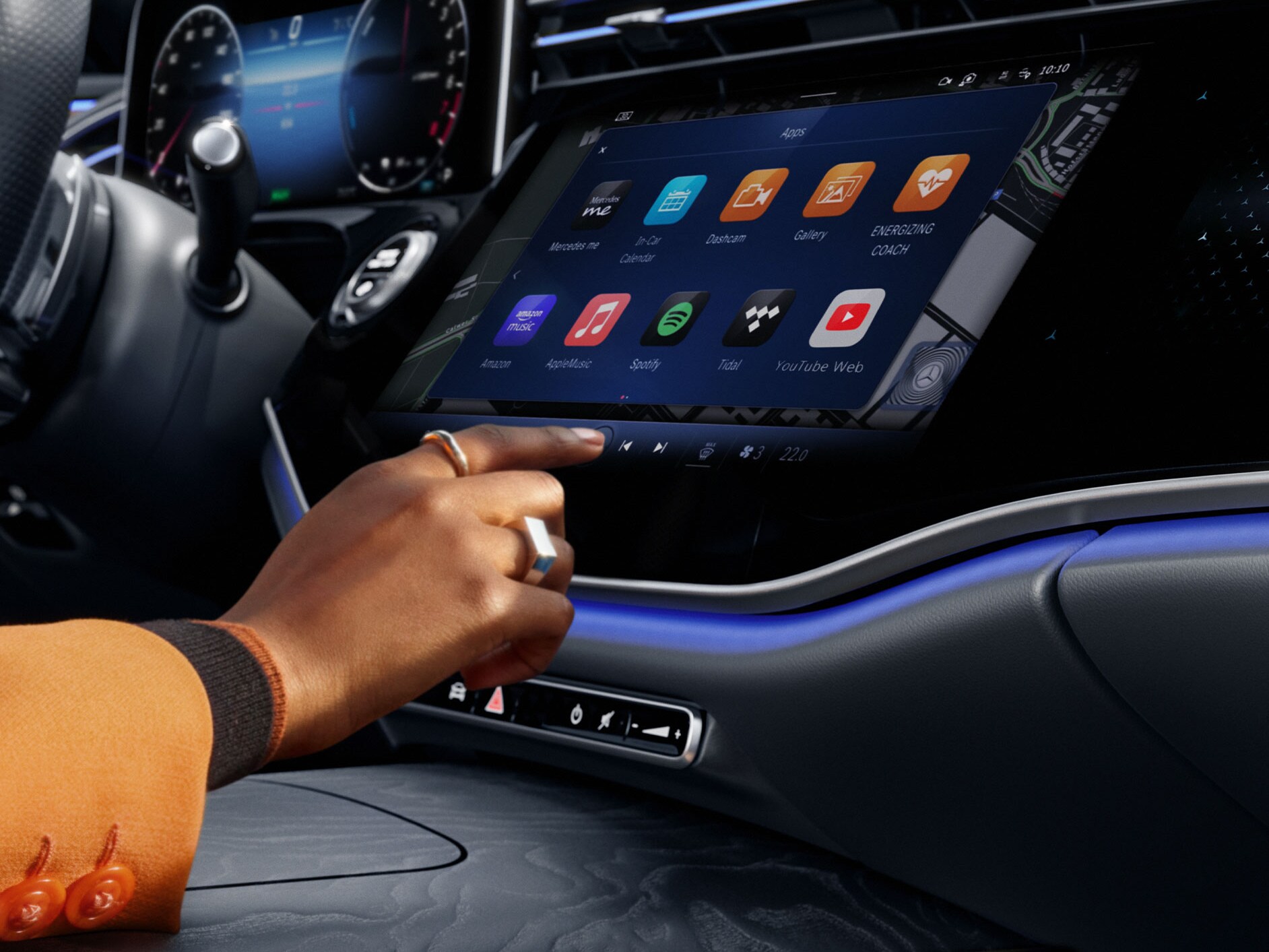 Mercedes-Benz E-Class 轎車內裝。