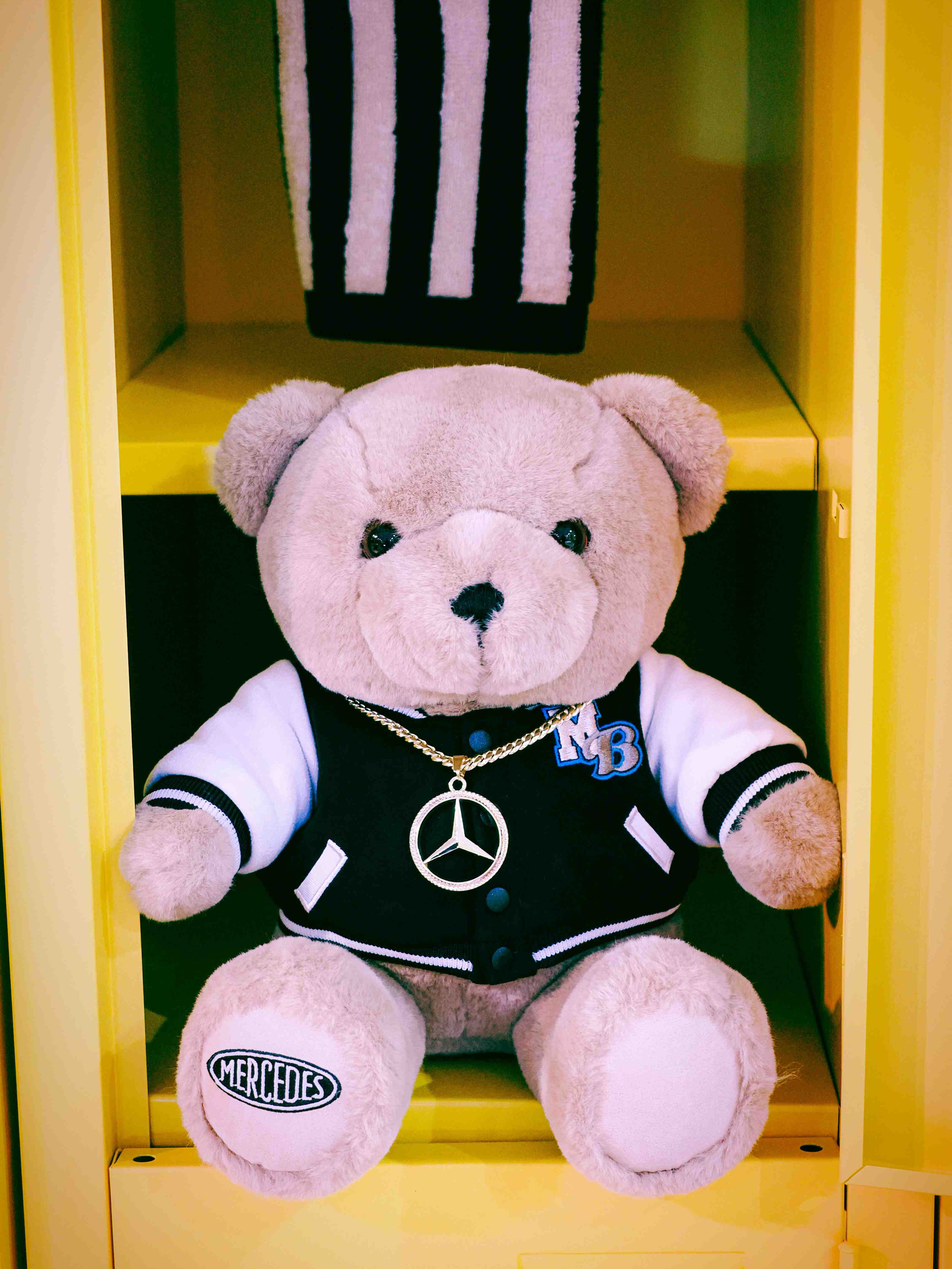 驚喜扭蛋內多款好禮隨機登場！其中包括限量的品牌嘻哈熊