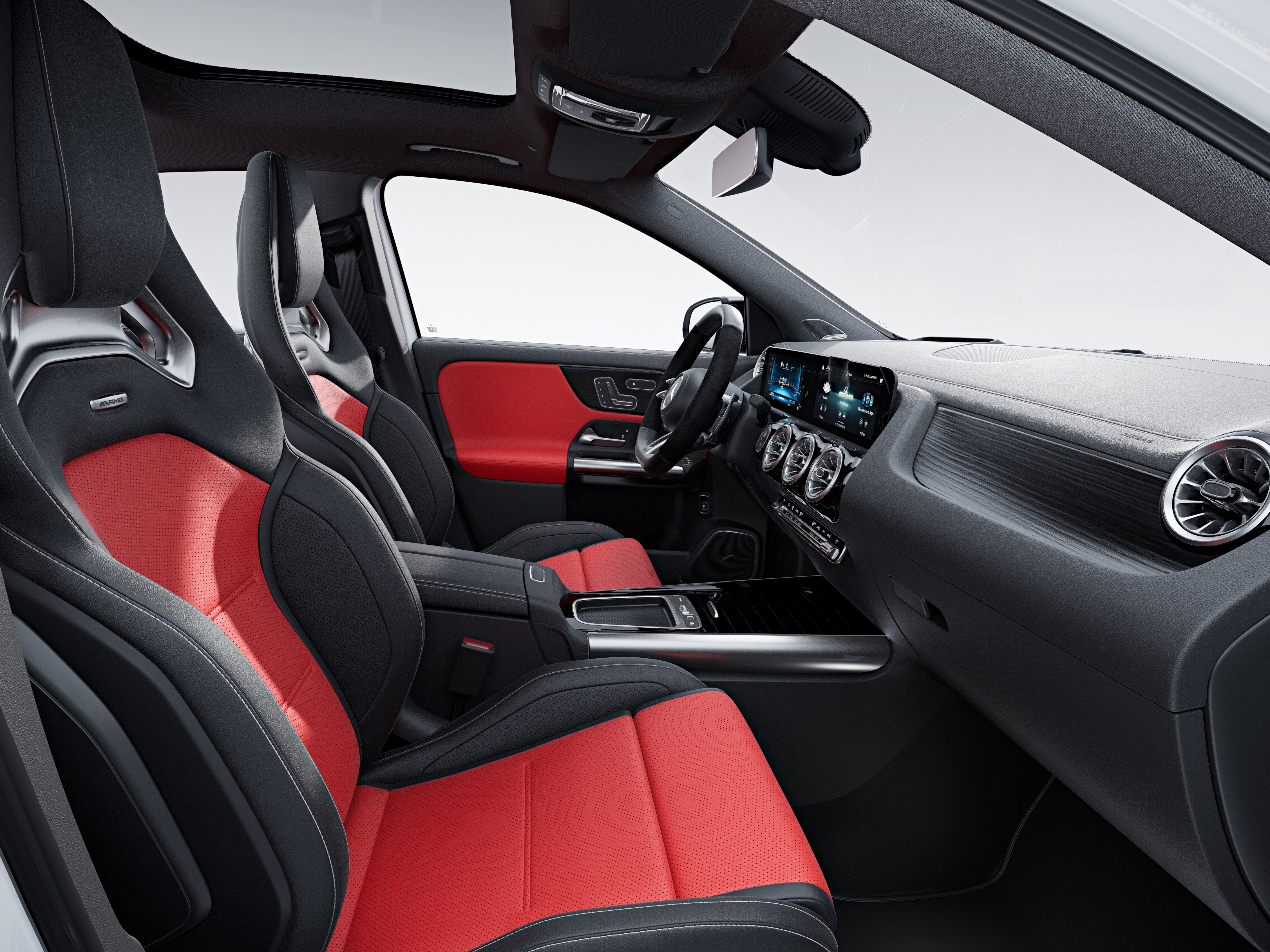 全新 Mercedes-AMG GLA 的 AMG 豪華高性能座椅套件。