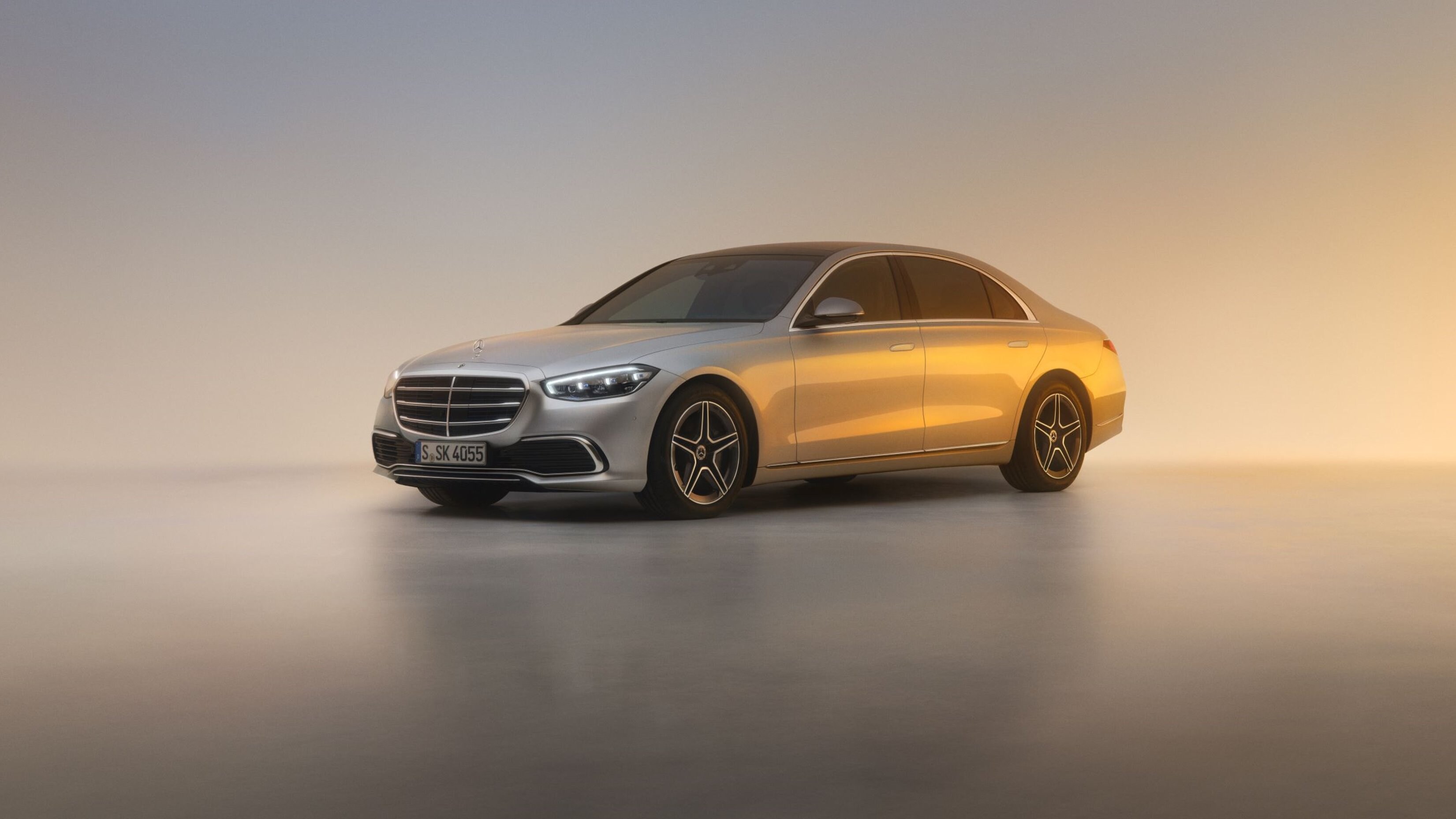 Mercedes-Benz 正籌備史上最大改款潮，電動與燃油車同步並進！
