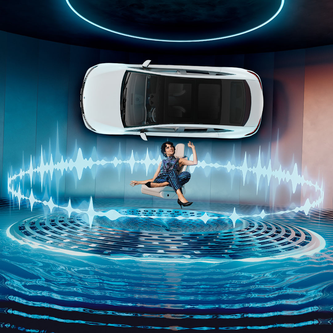 Dolby Atmos與 Burmester 環場音響系統結合,提供身歷其境的聆聽感受 Dolby Atmos與 Burmester 環場音響系統結合,提供身歷其境的聆聽感受