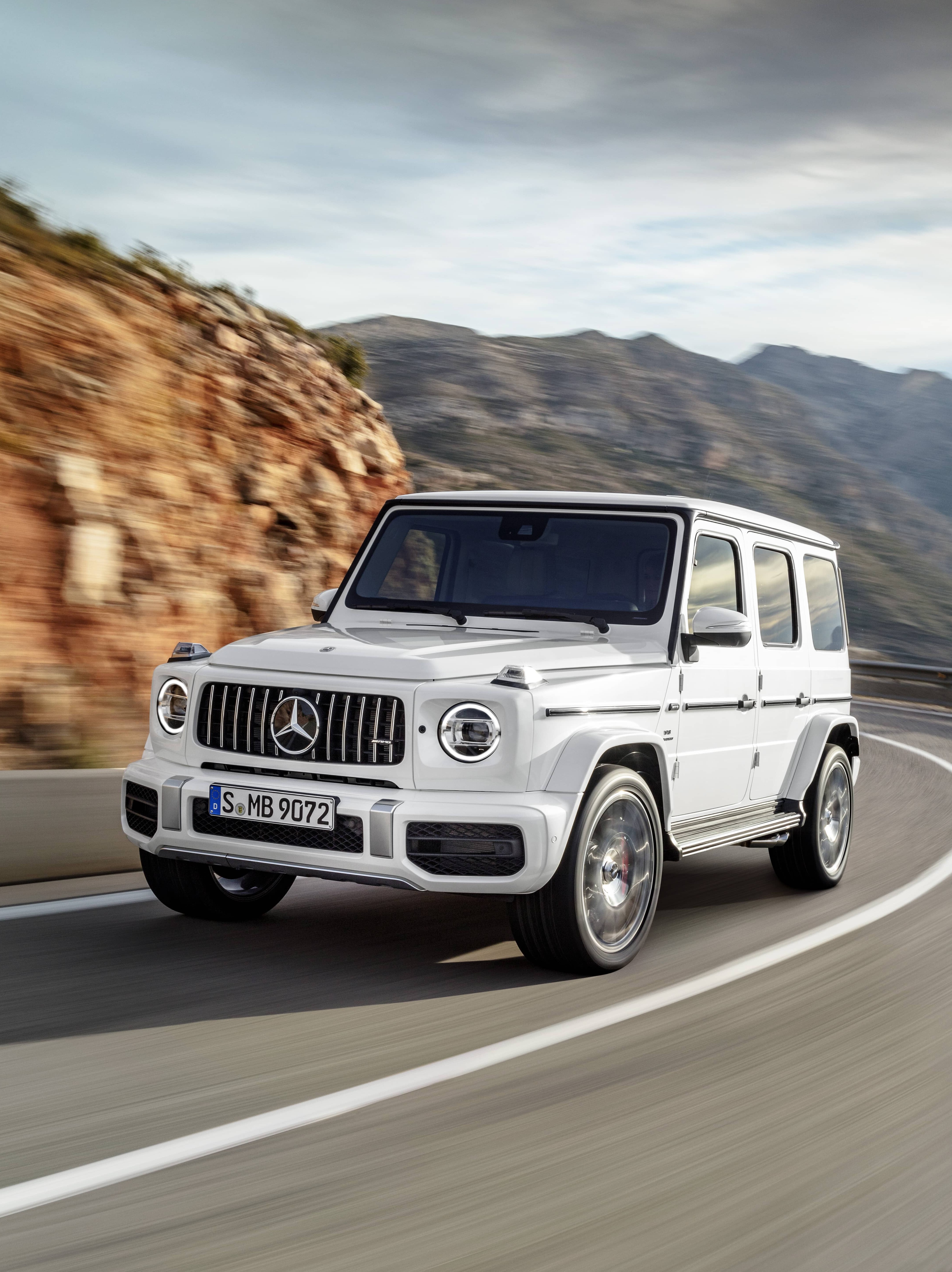 全新 GLC 導入越野駕駛模式、地表偵視功能與越野顯示介面等功能，同步強化抓地力與循跡表現