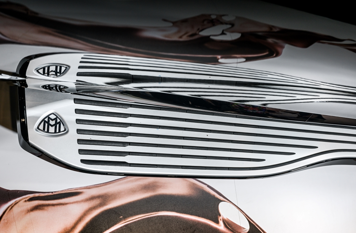 圖五、以「Oar-blade 船槳」為設計概念,寓意 Mercedes-Maybach GLS 猶如陸地上的豪華遊艇 圖五、以「Oar-blade 船槳」為設計概念,寓意 Mercedes-Maybach GLS 猶如陸地上的豪華遊艇