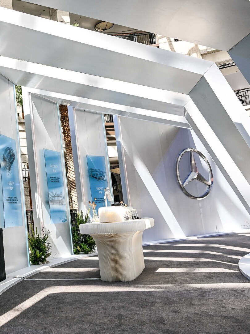 圖四、現場精心佈置的奇幻元素，將 Mercedes-EQ 致力於先進豪華具體展示在大眾視野
