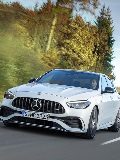 全新大改款 C 43 4MATIC 推出雙車型， Sedan 轎車和 Estate 旅行車同台亮相