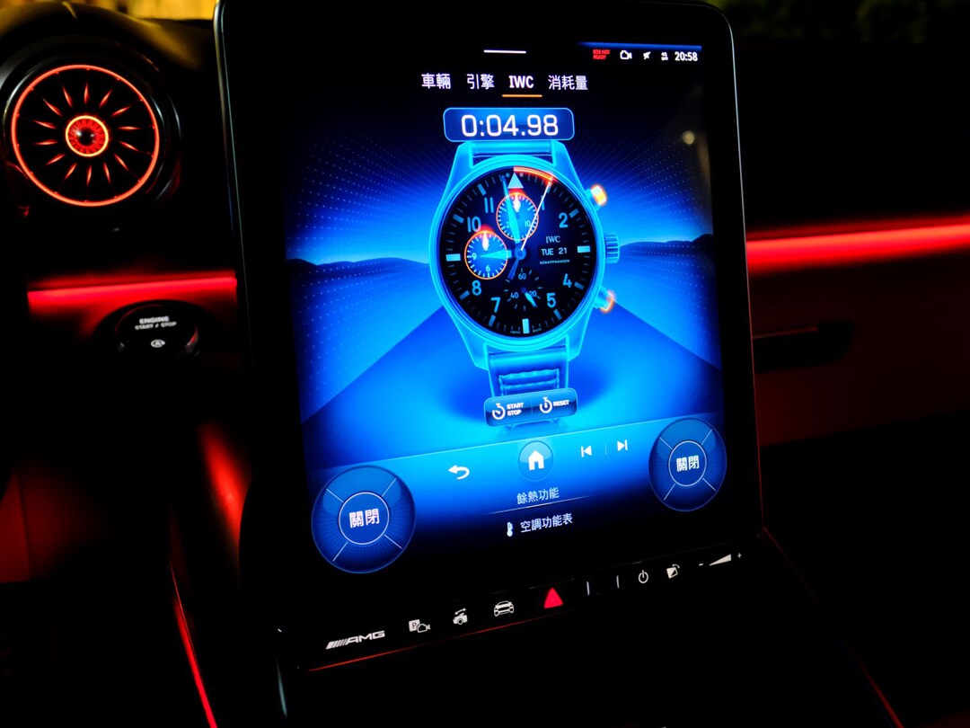 圖四、IWC 鐘錶模式可為您激情的 AMG 坐駕紀錄單圈或加速成績