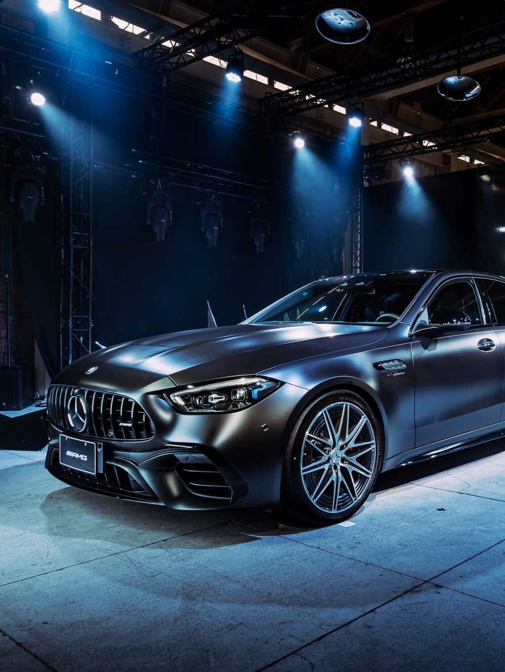 圖三、搭載來自 F1 賽道科技 E PERFORMANCE，爆發最大綜效 680 hp 與 1,020 Nm