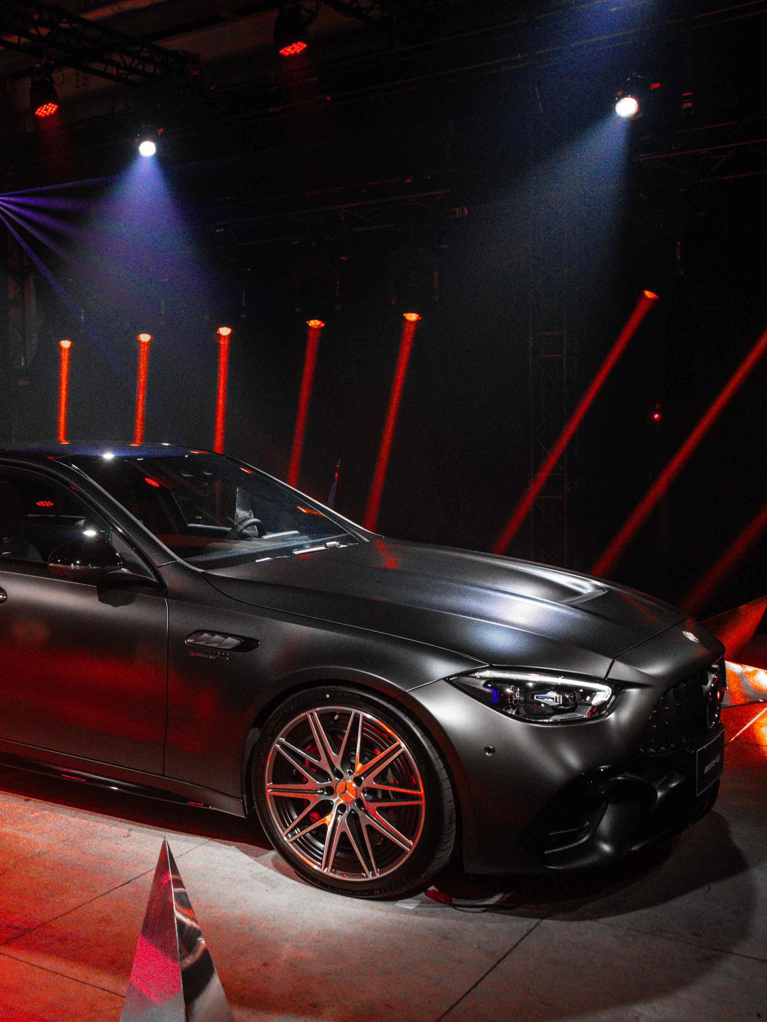 圖二、C 63 S E PERFORMANCE 應該是可以買得到最接近 Formula 1 的量產車