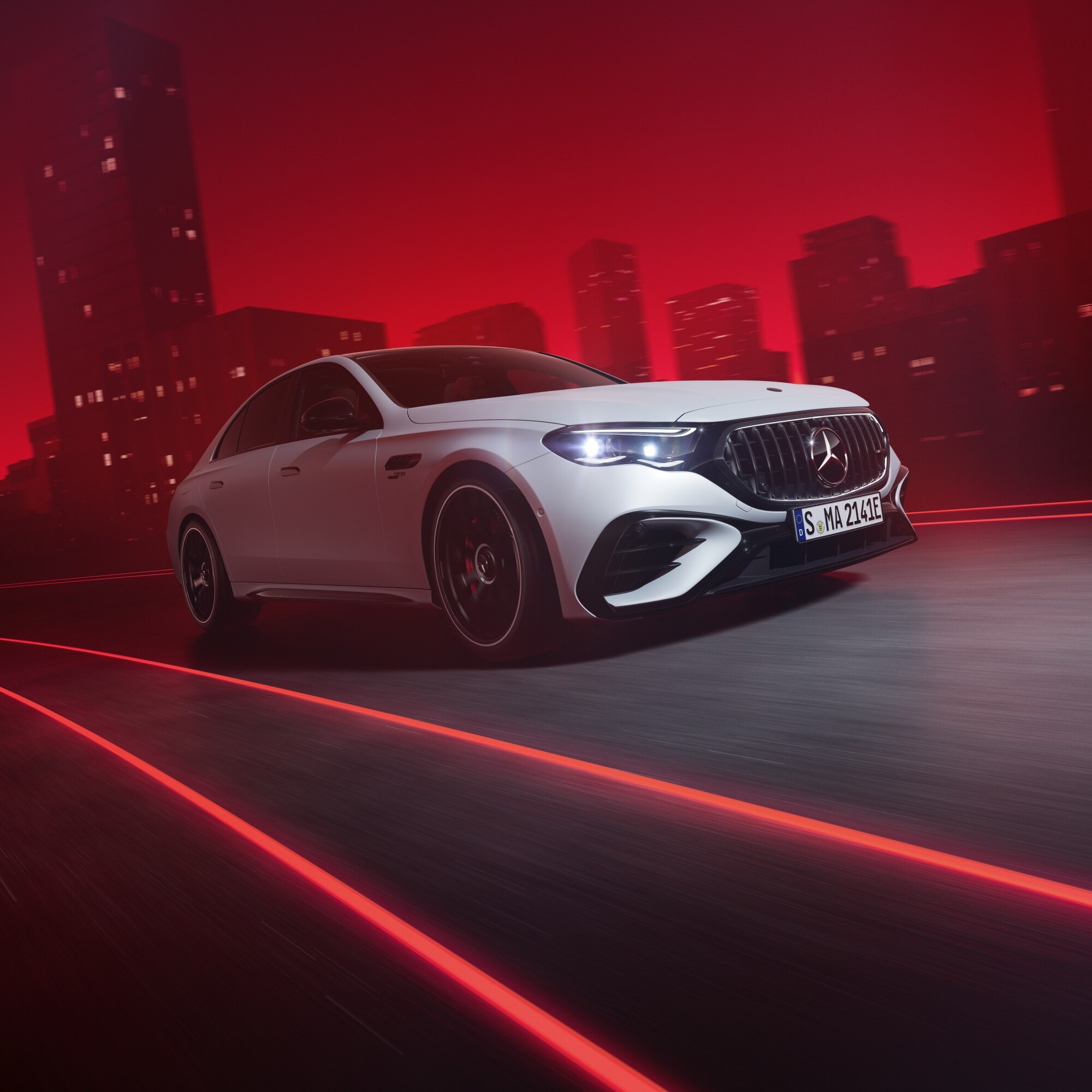 Mercedes-AMG​ E 53 HYBRID 4MATIC+.