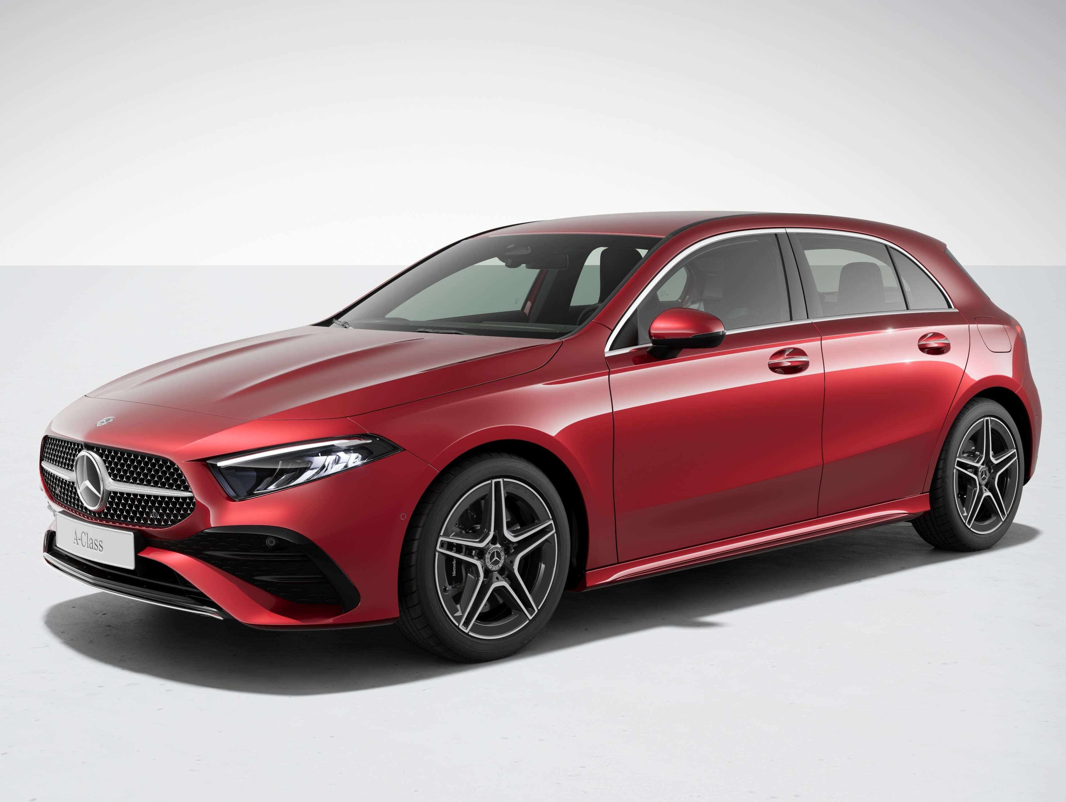 搭配 AMG Line 配備系列的 Mercedes-Benz A-Class 緊湊型轎車外觀。