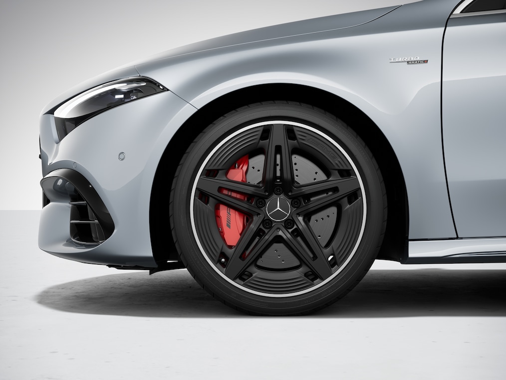 AMG 高性能煞車系統 - 紅色煞車卡鉗