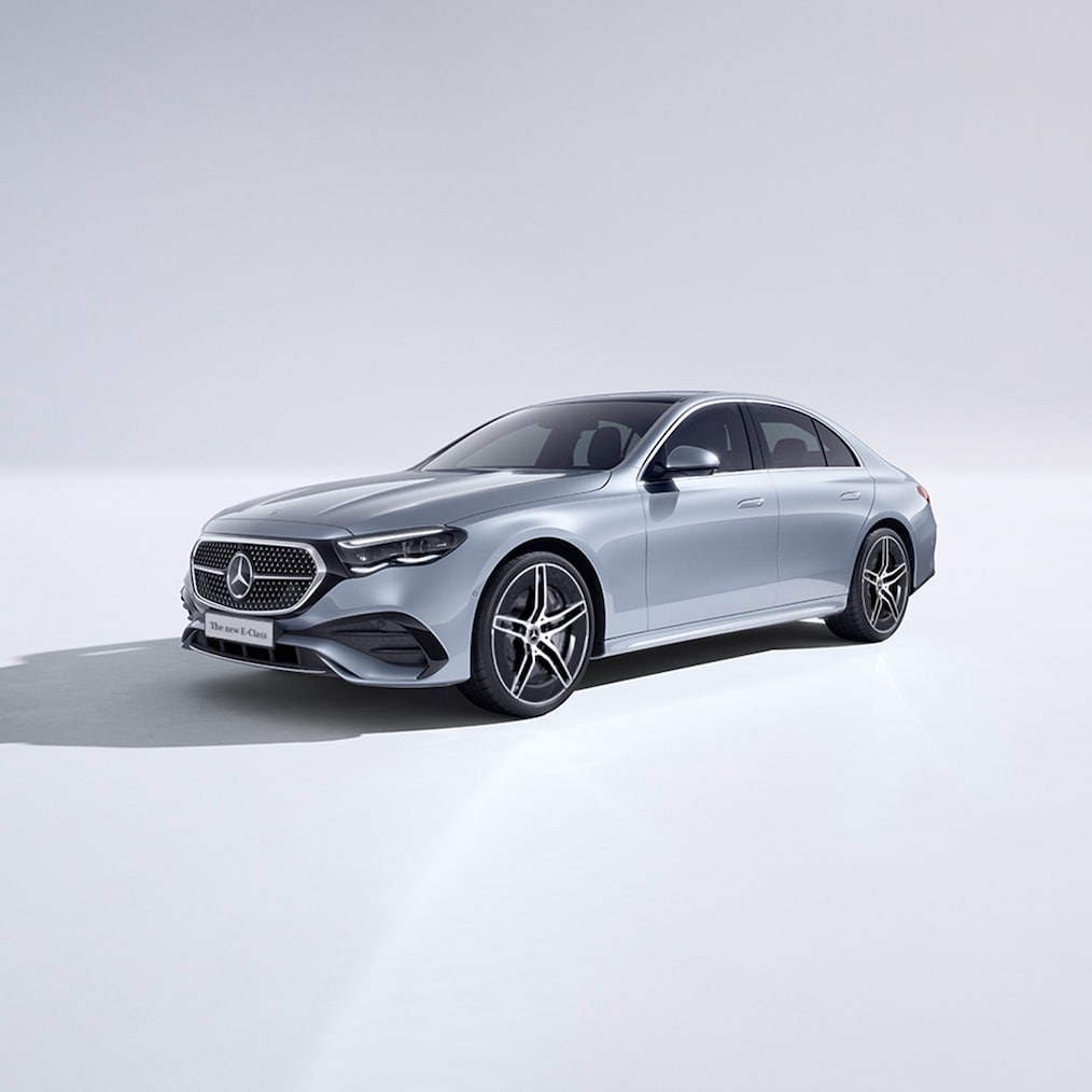 Mercedes-Benz E-Class 轎車的內裝。