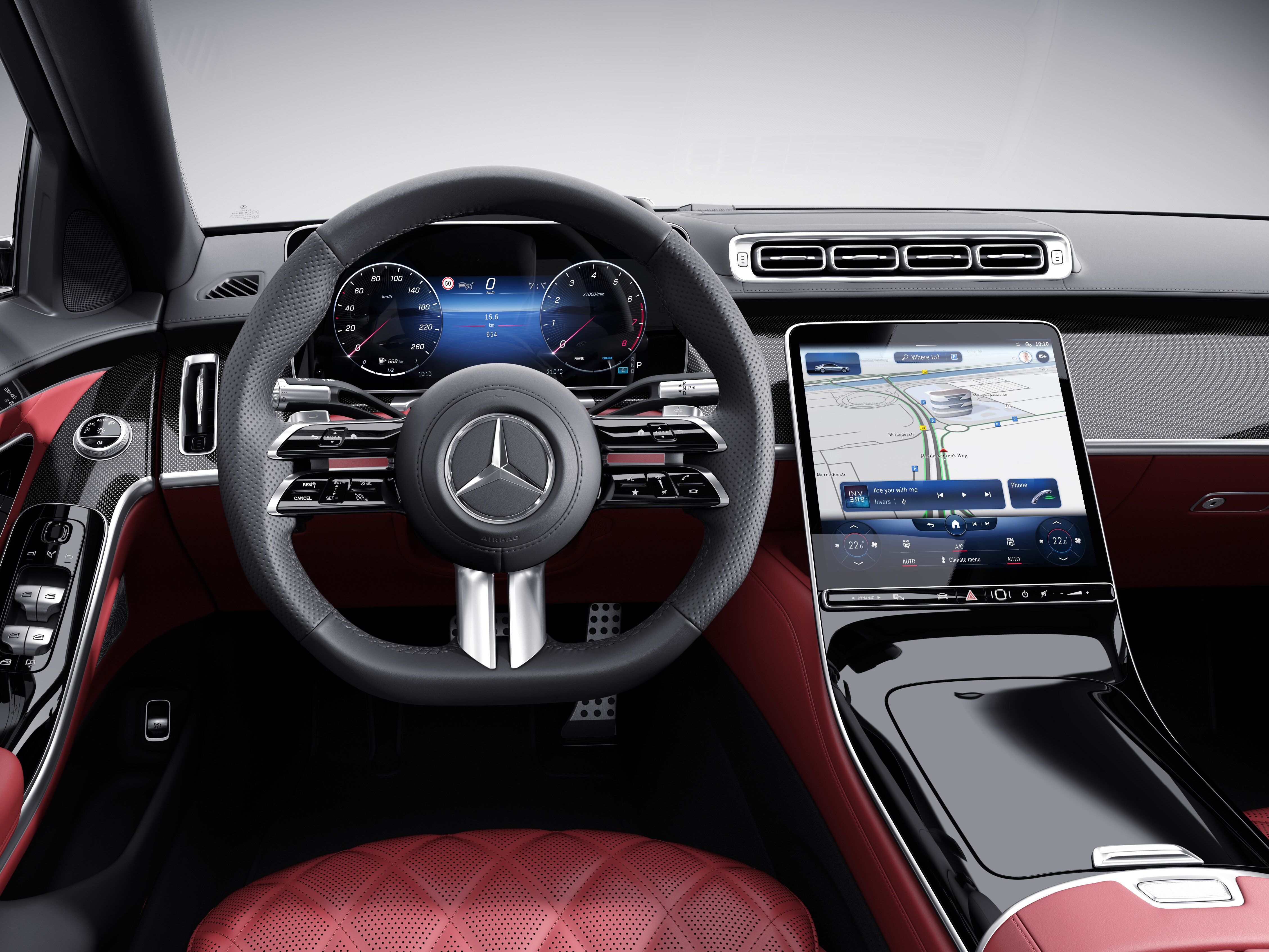 配備 AMG Line 套件的 Mercedes-Benz S-Class 轎車內裝。